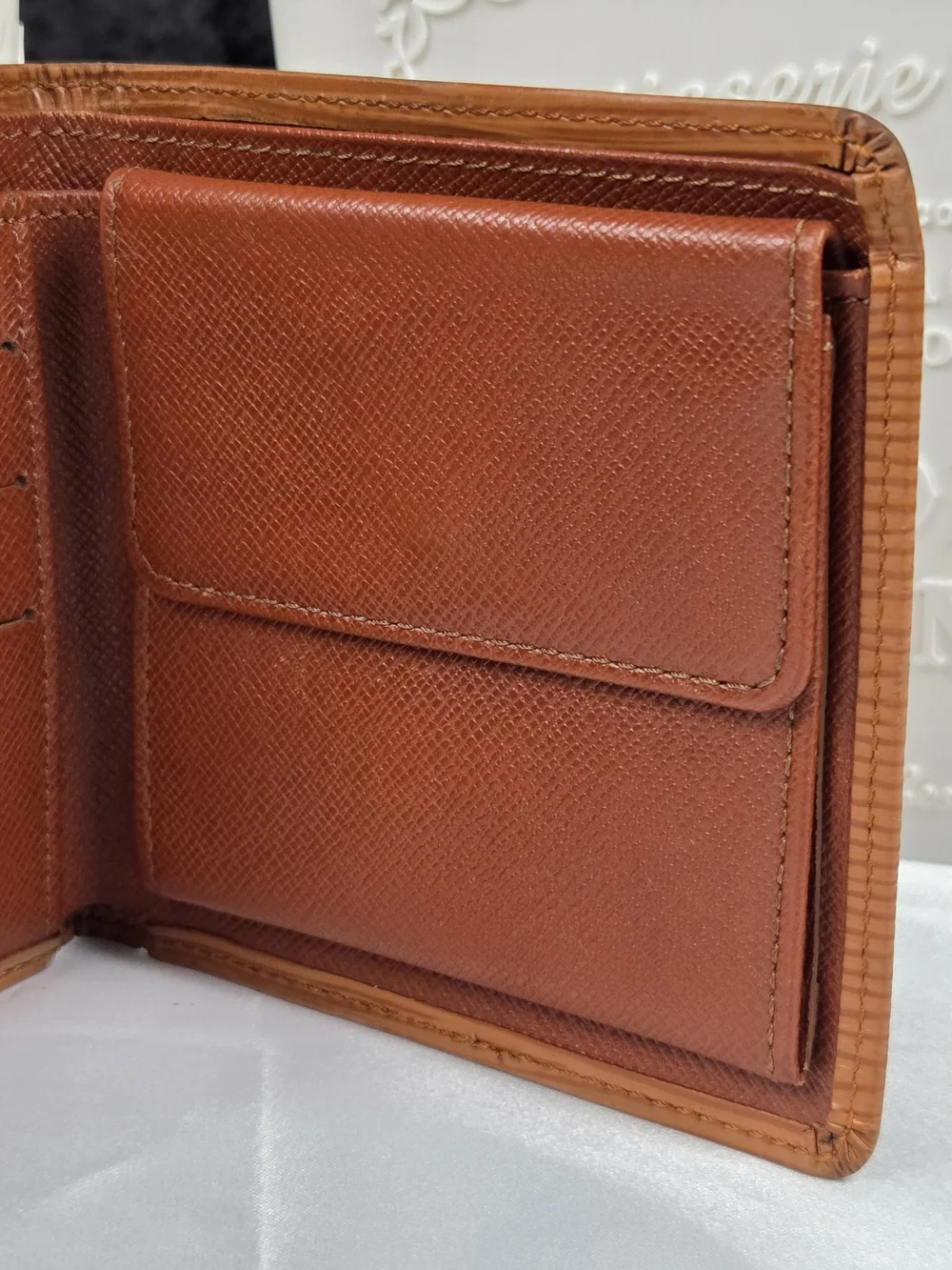 Authentic Louis Vuitton Epi Bifold Wallet Kenyan Fawn Brown Vintage Made in Fran
